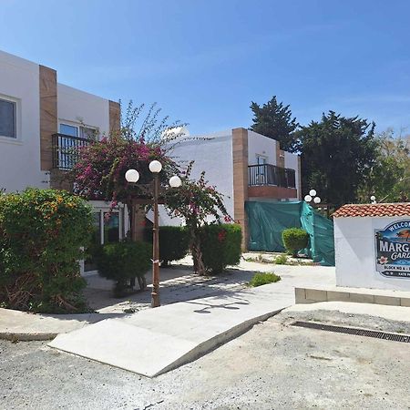 Stylish Apt Kato Paphos Close To Beach & Vibrant Harbor Life Exterior foto