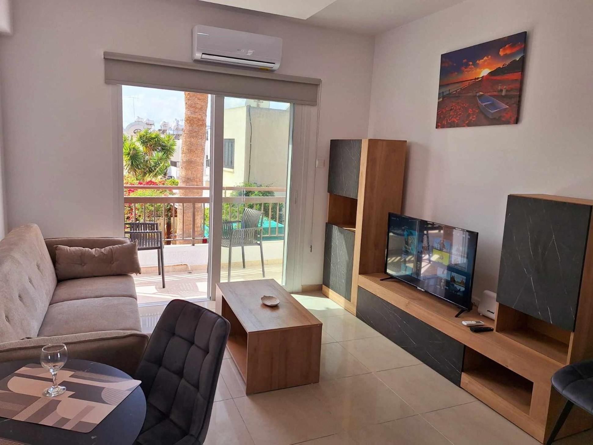 Stylish Apt Kato Paphos Close To Beach & Vibrant Harbor Life Exterior foto