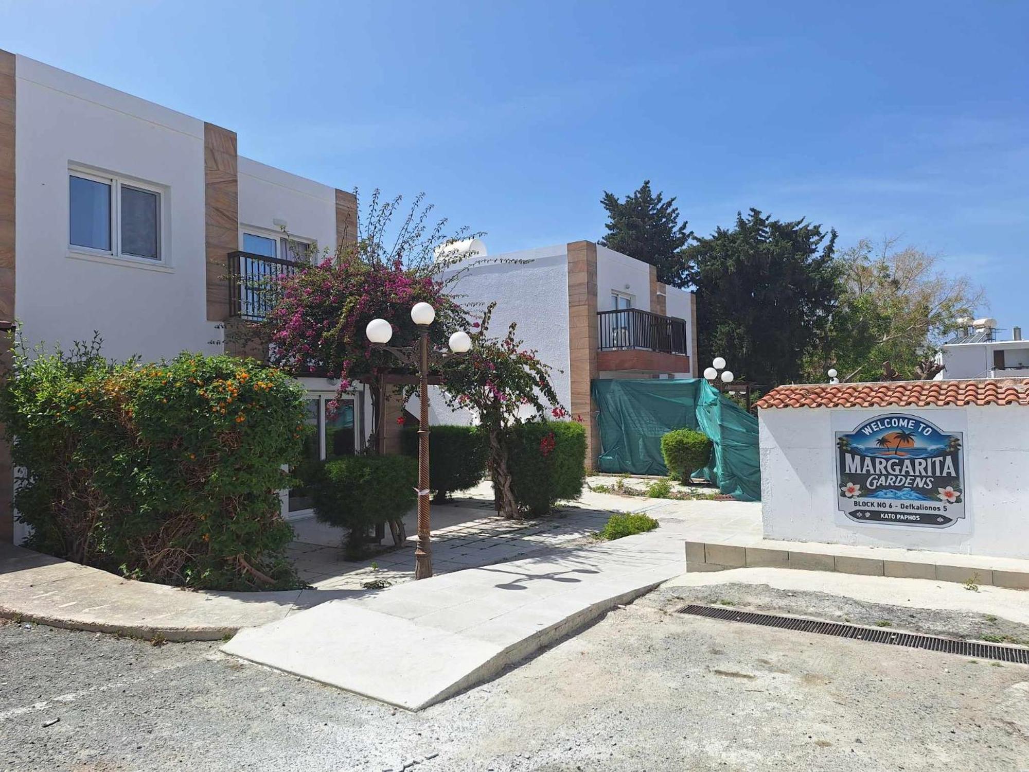 Stylish Apt Kato Paphos Close To Beach & Vibrant Harbor Life Exterior foto
